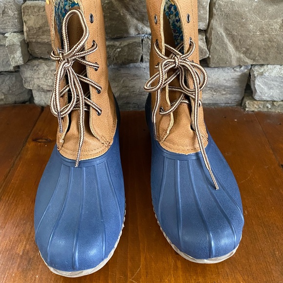 Blue Suede Shoes Brand Duck Boots. Women’s size 7. - Picture 2 of 6